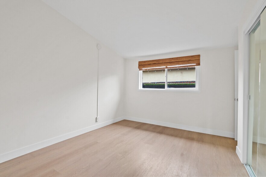 More Photos Of 609 W E St, Wilmington Apartments For Sale