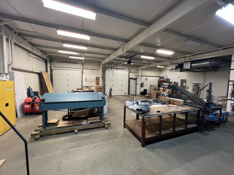 More Photos Of 4055 Championship Dr, Indianapolis Warehouse For Lease