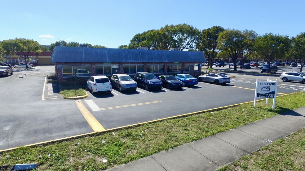 More Photos Of 6096 W Oakland Park Blvd, Sunrise Freestanding For Lease