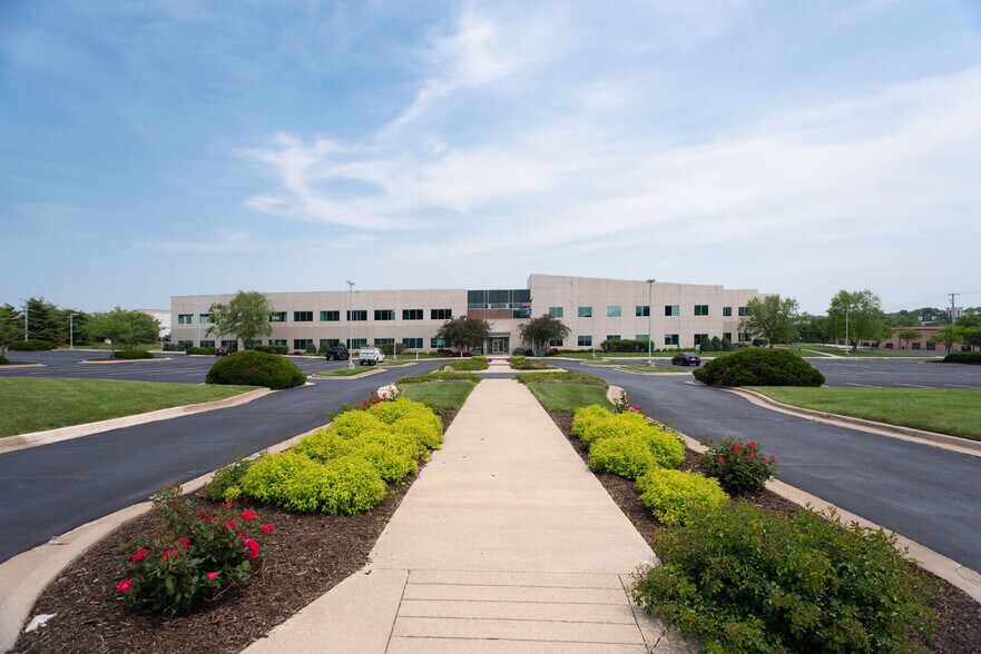 More Photos Of 7801 Nieman Rd, Shawnee Industrial For Lease