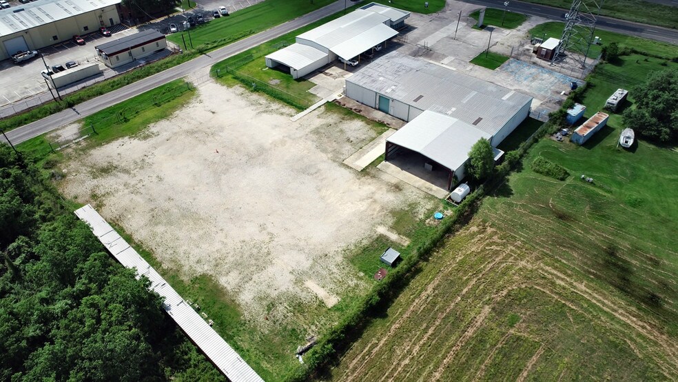 More Photos Of 12841 Highway 90, Beaumont Warehouse For Lease