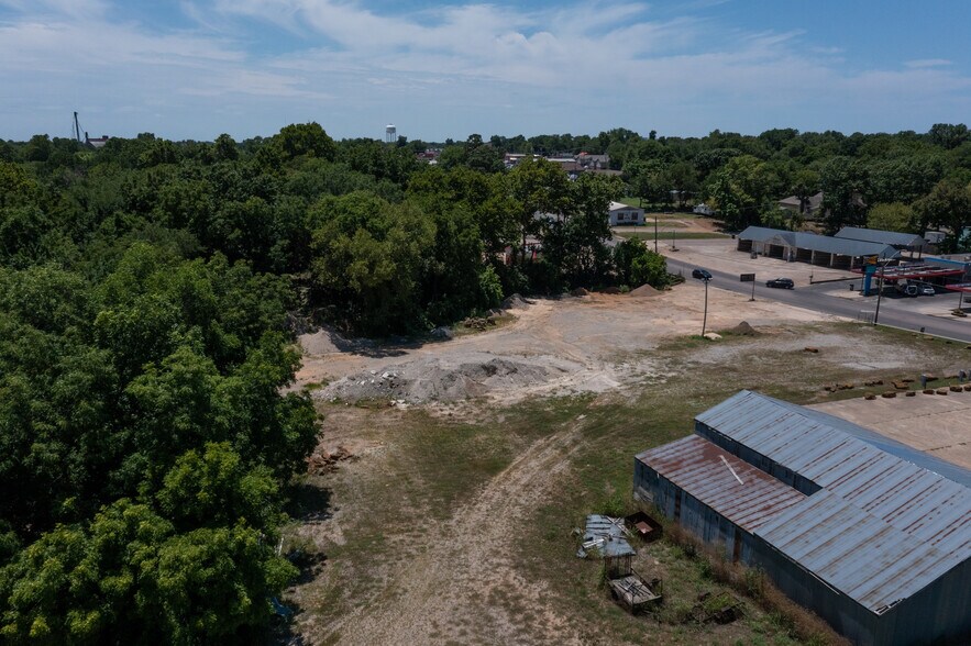 More Photos Of 1210 N 1st Ave, Durant Warehouse For Sale