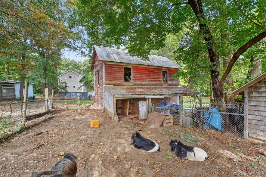 More Photos Of 3 Horsemens Trl, Cold Spring General Retail For Sale