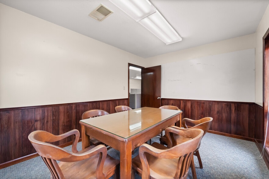 More Photos Of 209 W Main St, Linn Warehouse For Sale