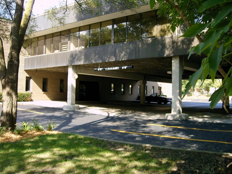 More Photos Of 257 N West Ave, Elmhurst Loft Creative Space For Lease