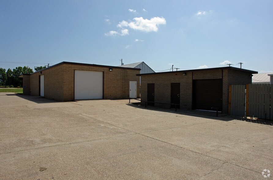 More Photos Of 1535 Grimmett Dr, Shreveport Warehouse For Lease
