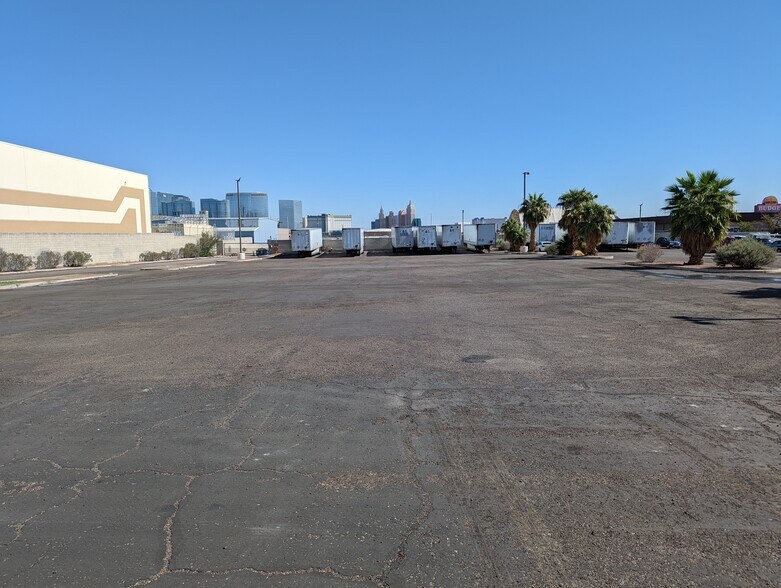 More Photos Of 4300 W Tropicana Ave, Las Vegas Land For Lease