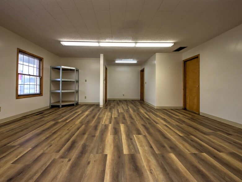 More Photos Of 111 Longwood Dr, Laporte Freestanding For Lease