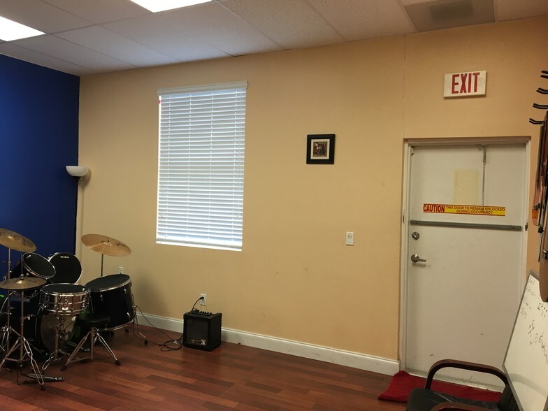 More Photos Of 5781-5797 NW 151st St, Miami Lakes Loft Creative Space For Sale