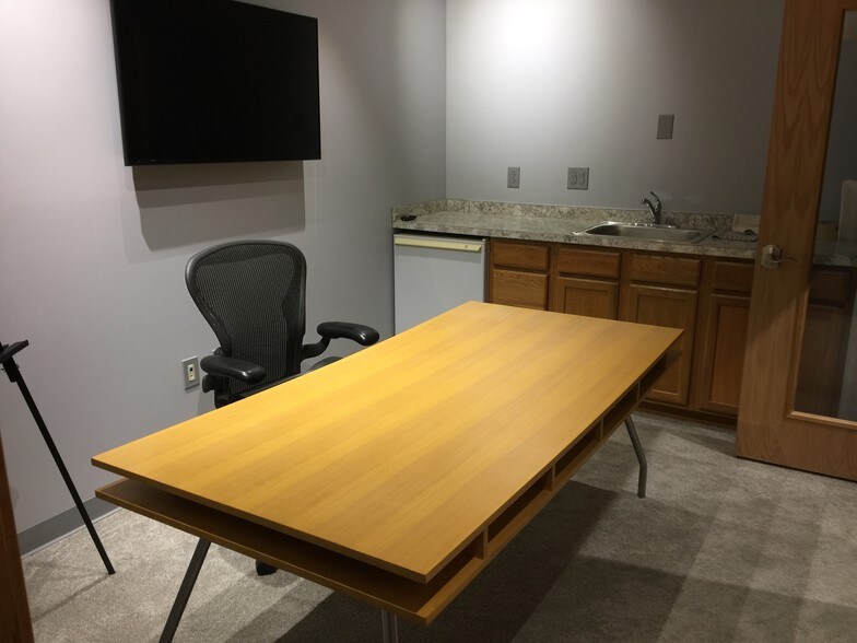 More Photos Of 822 Kumho Dr, Fairlawn Medical For Lease