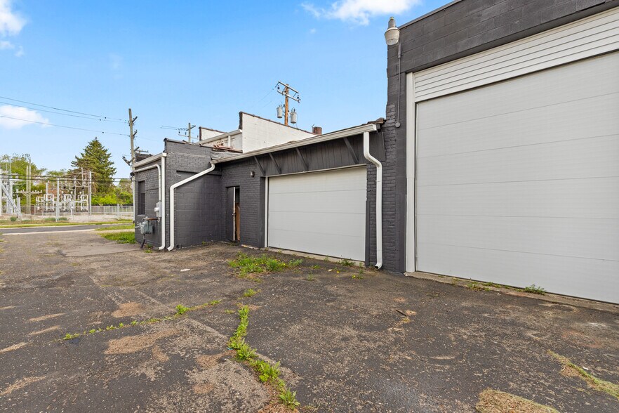 More Photos Of 21616 Grand River ave, Detroit Industrial For Sale