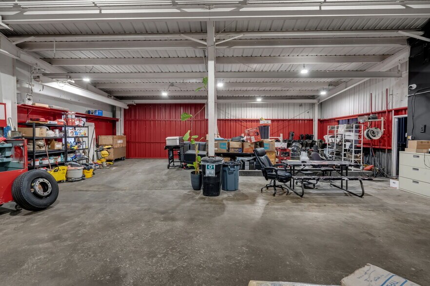 More Photos Of 2637 Saint Louis Ave, Signal Hill Warehouse For Sale
