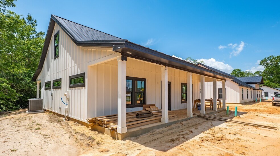 More Photos Of 5433 Chumuckla Hwy, Pace Unknown For Lease
