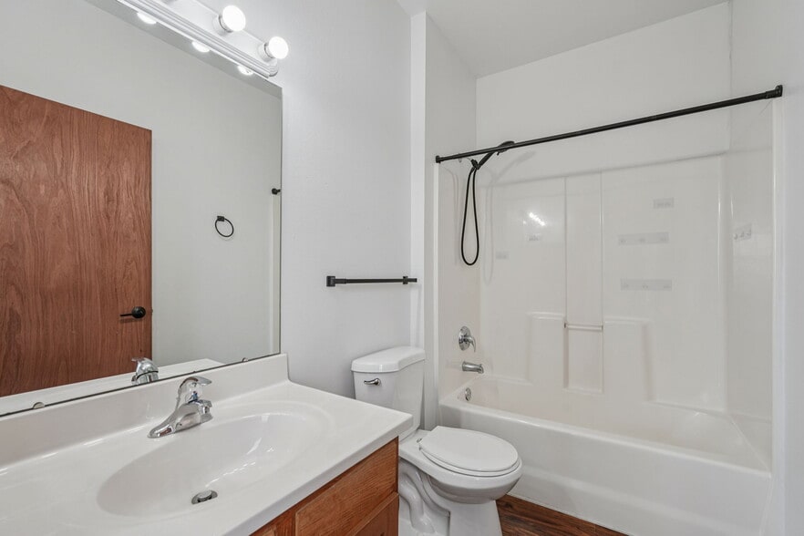 More Photos Of 134 Main St, Racine Apartments For Sale