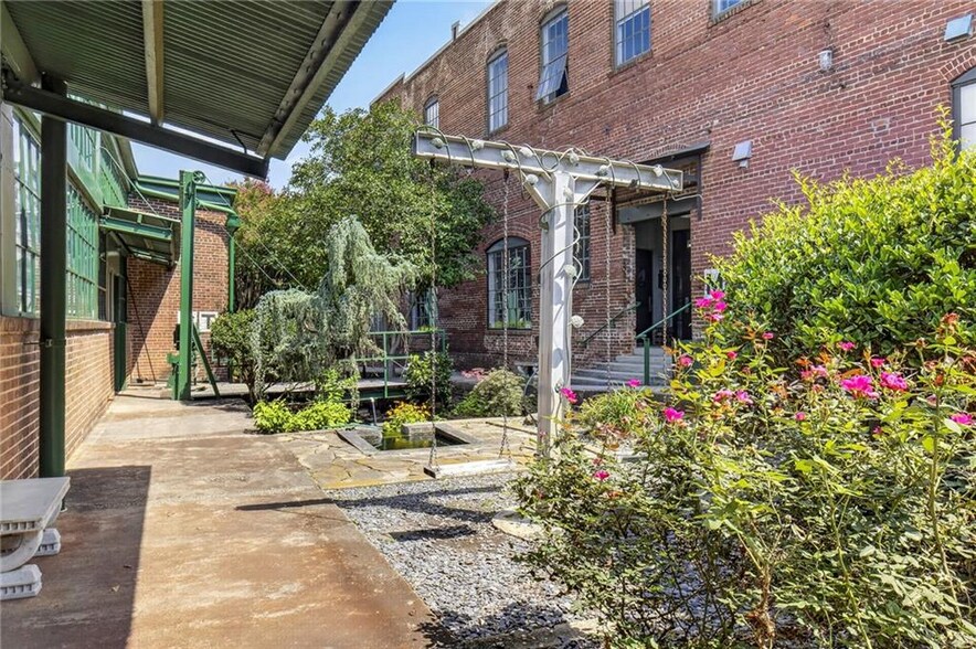 More Photos Of 887 W Marietta St NW, Atlanta Loft Creative Space For Sale