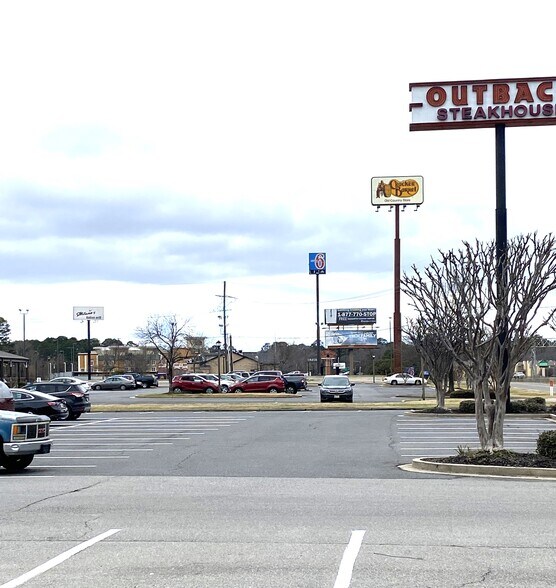 More Photos Of 301 Constitution Dr, West Monroe Restaurant For Sale