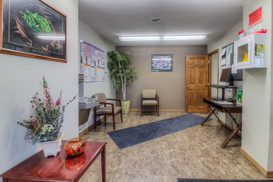 More Photos Of 1535-1541 W Lee Rd, Othello Warehouse For Sale