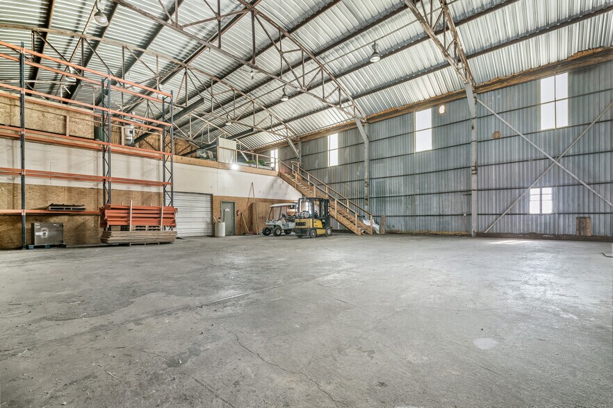 More Photos Of 11616 Tanglewood Rd, Amarillo Office For Sale