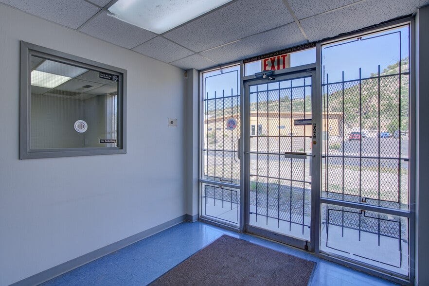 More Photos Of 675 Elkton Dr, Colorado Springs Distribution For Sale