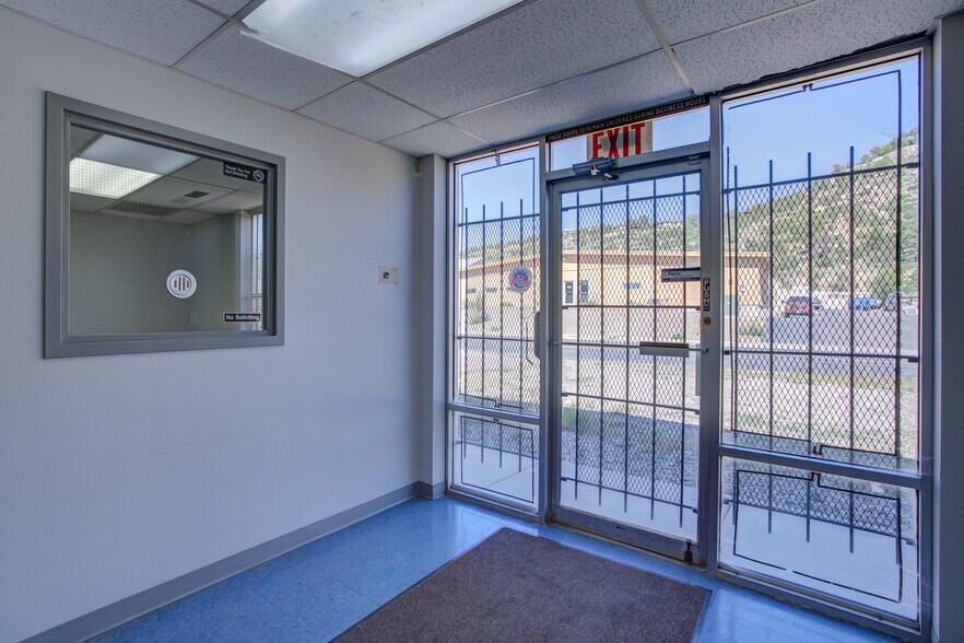 More Photos Of 675 Elkton Dr, Colorado Springs Distribution For Lease