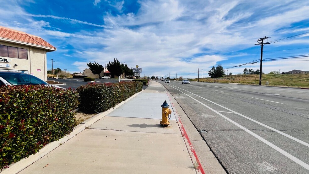 More Photos Of 14075 Hesperia Rd, Victorville Medical For Sale