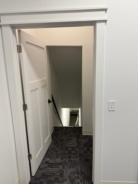 More Photos Of 118 W Main St, Plainfield Storefront Retail Residential For Lease
