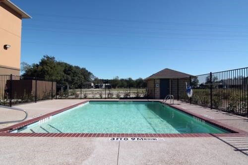 More Photos Of 100 Fm 147, Marlin Hotel For Sale