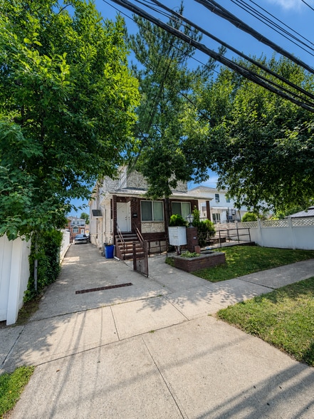 More Photos Of 973 Targee St, Staten Island Apartments For Lease