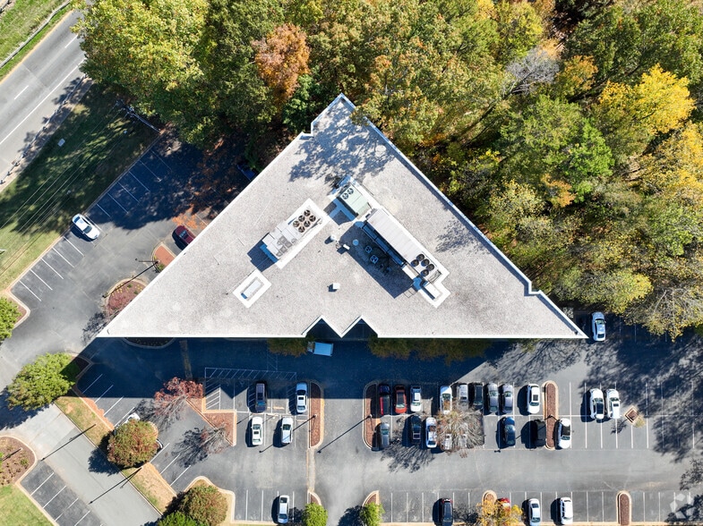 More Photos Of 7500 E Independence Blvd, Charlotte Unknown For Lease