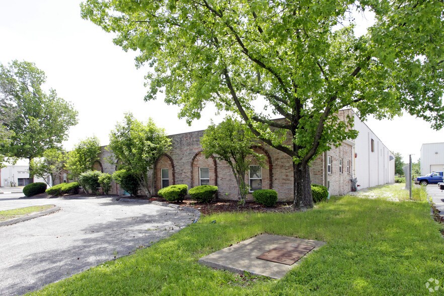 More Photos Of 3585 Tree Court Industrial Blvd, Kirkwood Warehouse For Sale