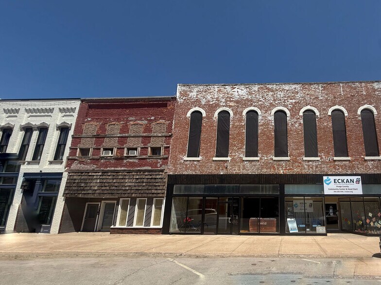 More Photos Of 526 Market St, Osage City Storefront For Sale