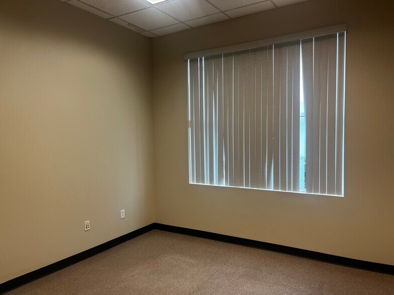 More Photos Of 7490 Commercial Way, Henderson Warehouse For Sale