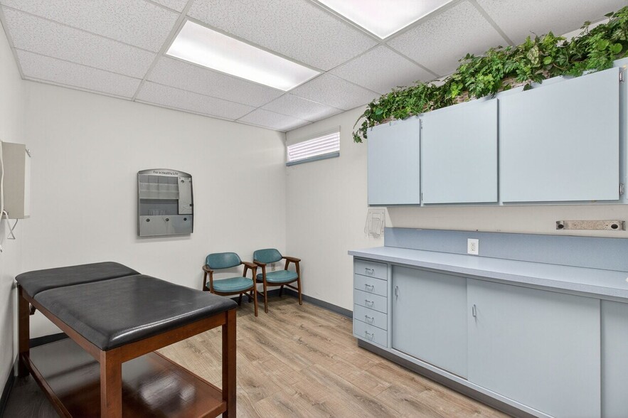 More Photos Of 2039 Indian Rocks Rd, Largo Medical For Sale