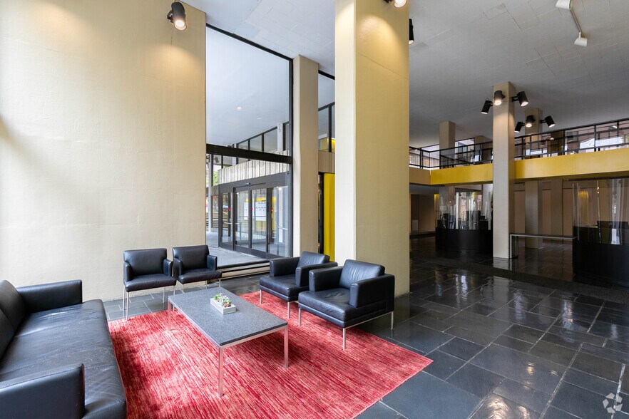 More Photos Of 521 Main St, Roosevelt Island Apartments For Lease