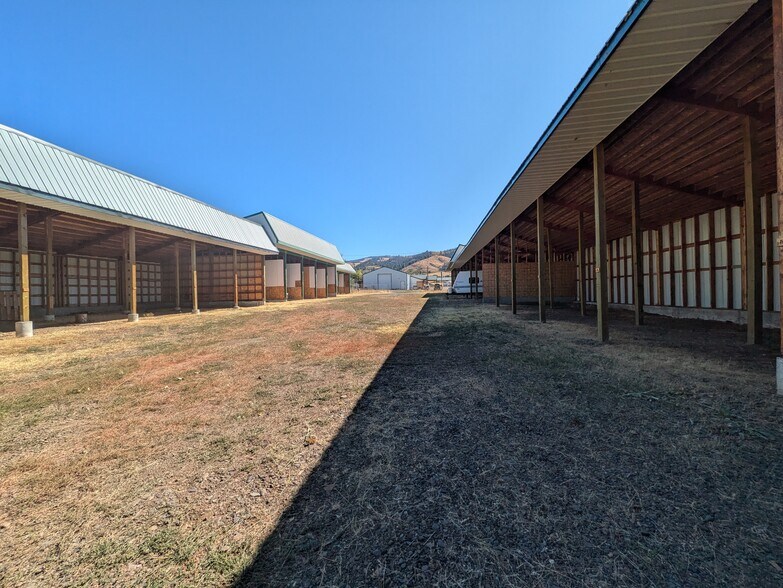 More Photos Of 2029 Hwy 95, Council Storefront For Sale