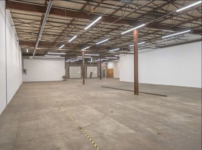 More Photos Of 4031-4149 N Clinton St, Fort Wayne Warehouse For Lease