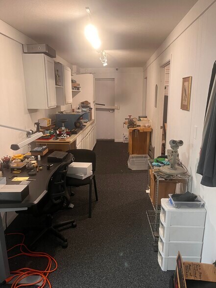 More Photos Of 207-209 N Sale St, Ellettsville Storefront For Sale