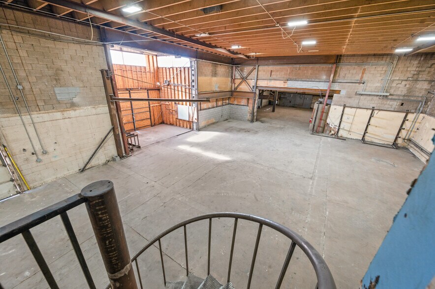 More Photos Of 122 Navajo St, Salt Lake City Manufacturing For Lease