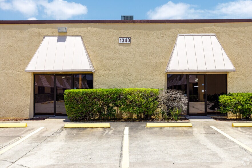 More Photos Of 1340 Clearmont St NE, Palm Bay Flex For Lease