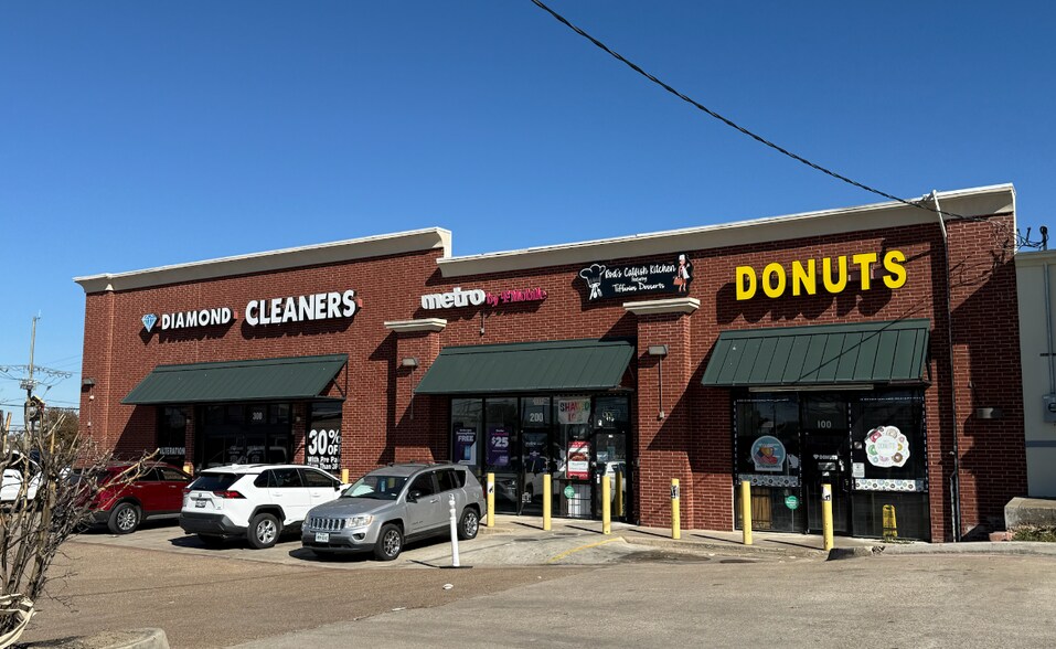 More Photos Of 4344 S Hampton Rd, Dallas General Retail For Lease