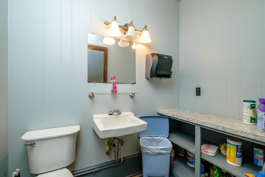 More Photos Of 51 E Side Hwy, Waynesboro Warehouse For Sale