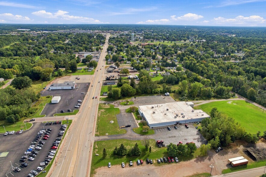 More Photos Of 2321 W Grand Ave, Wisconsin Rapids Office For Sale