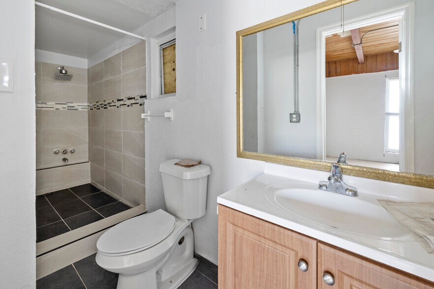 More Photos Of 11720 N 15th St, Tampa Apartments For Sale
