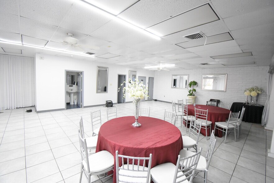 More Photos Of 550 FM 1959 Rd, Houston General Retail For Sale