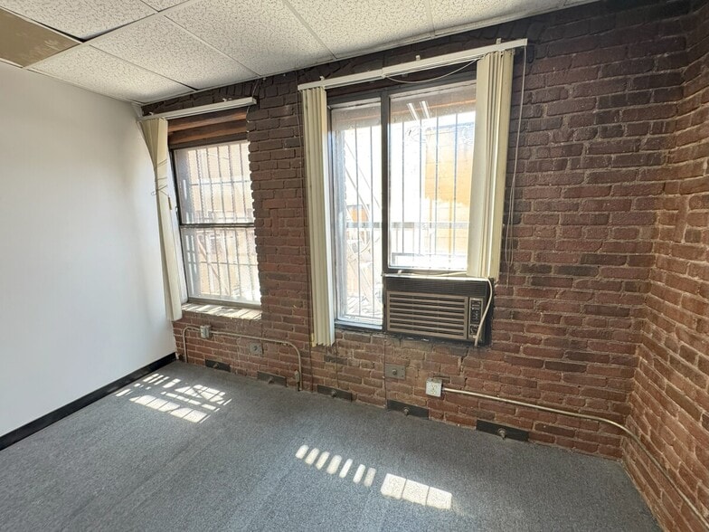 More Photos Of 822-824 Wall St, Los Angeles Storefront Retail Office For Lease