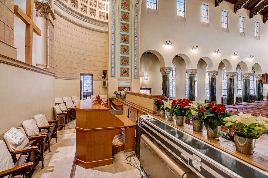 More Photos Of 1110 Guadalupe St, Austin Religious Facility For Lease