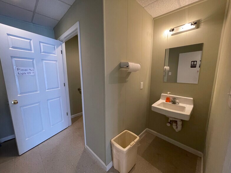 More Photos Of 105 Old Epps Bridge Rd, Athens Office For Lease