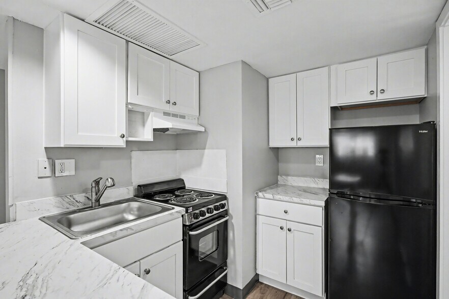 More Photos Of 390 Bee St, Meriden Apartments For Sale