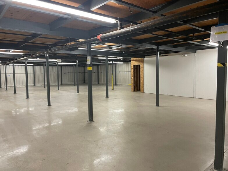 More Photos Of 70 Depot St, Goffstown Warehouse For Lease