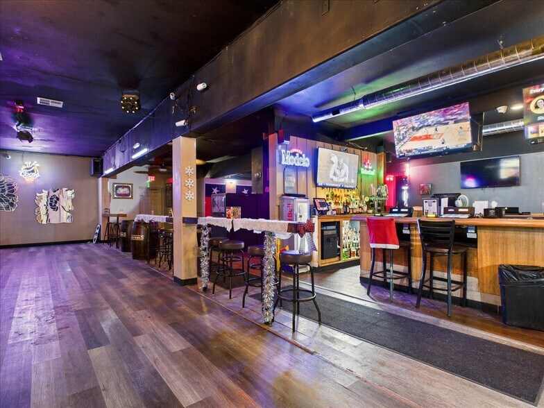 More Photos Of 1700 S Pahrump Valley Blvd, Pahrump Storefront For Sale